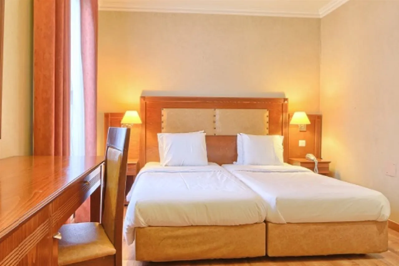 121 Hotel Parigi